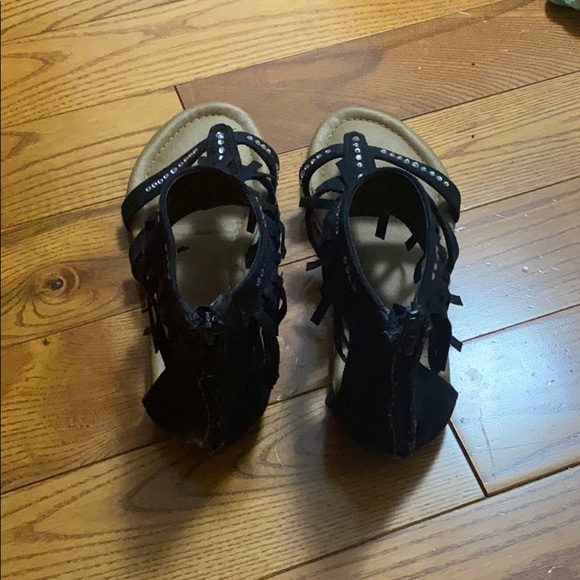 Justice sandals SIZE 4 - Picture 3 of 4